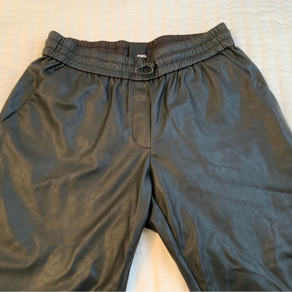 Wilfred Free Faux Leather Jogger Pant Black Size S - Picture 6 of 7